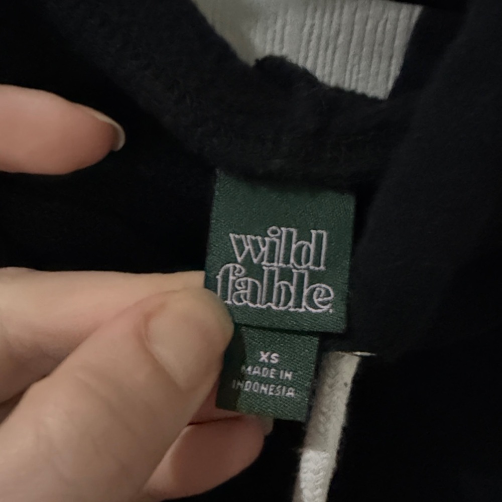 Black Cropped Hoodie with Drawstring - wild fable xs - Picture 2 of 3